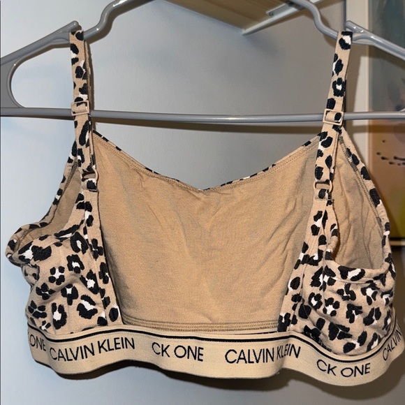 Calvin Klein CK One open back Bralette - Picture 5 of 7